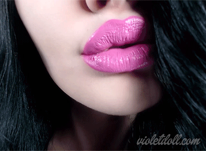 Clip Review: Pink Lip Seduction - Featuring Goddess Violet Doll.