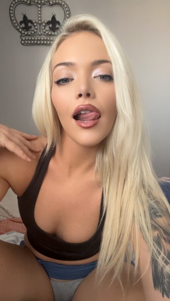 Goddess Jenna blonde girl tongue tease